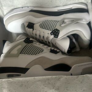 jordan 4 military black 10.5
